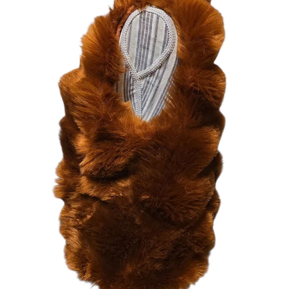 🎉HP🎉 Chic Brown Faux Fur Vest - Picture 3 of 9